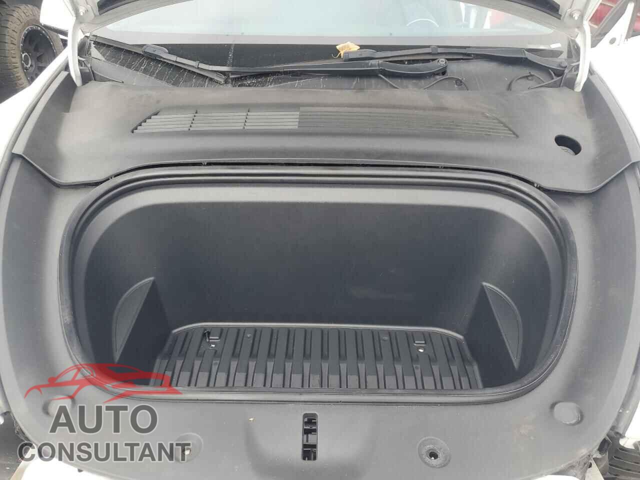 TESLA MODEL Y 2021 - 5YJYGDEEXMF217699