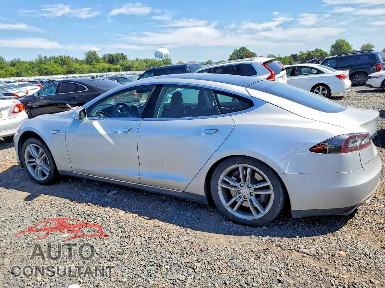 TESLA MODEL S 2012 - 5YJSA1DN8CFP02395