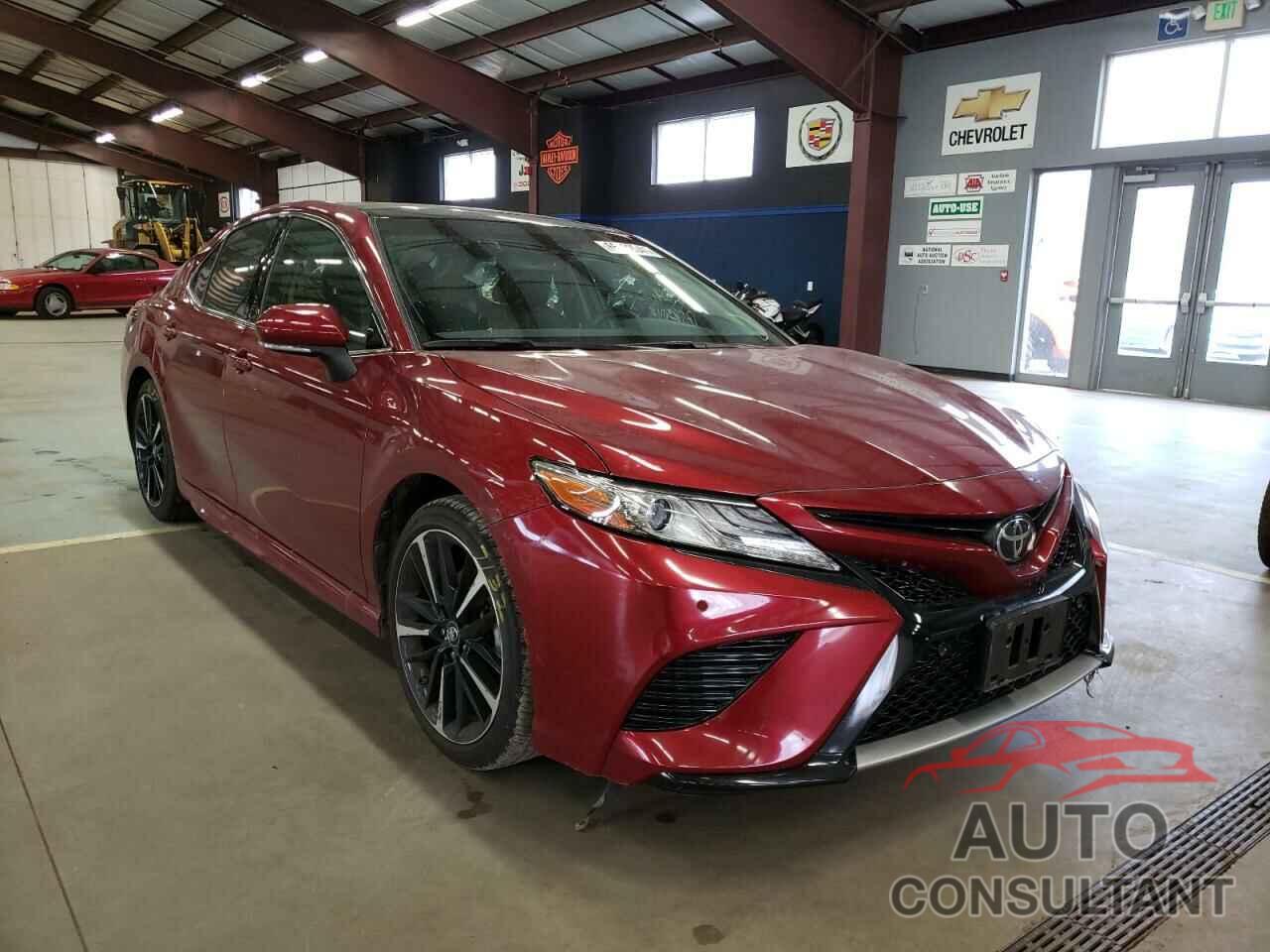 TOYOTA CAMRY 2018 - 4T1B61HK3JU644780
