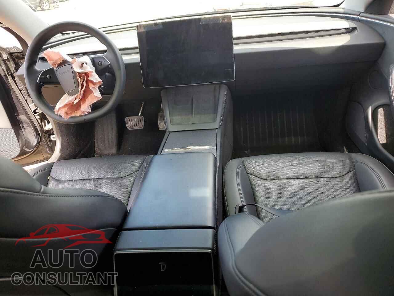 TESLA MODEL 3 2024 - 5YJ3E1EB0RF736725