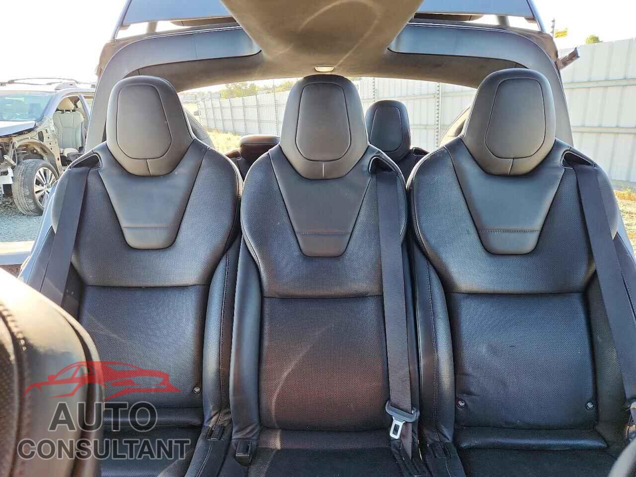 TESLA MODEL X 2016 - 5YJXCAE25GF001792