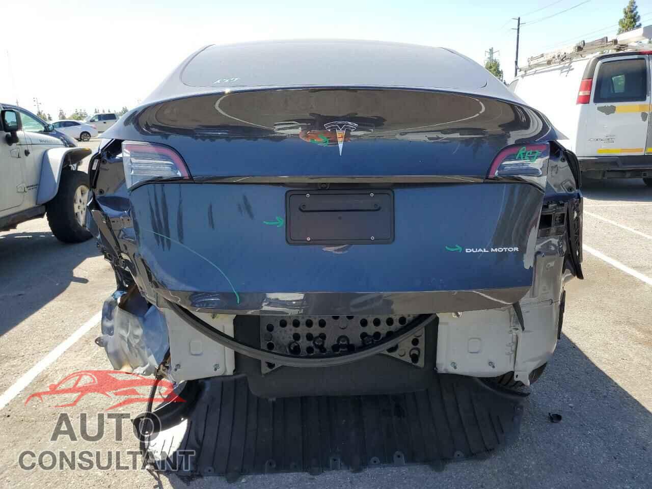 TESLA MODEL Y 2024 - 7SAYGAEE3RF074975