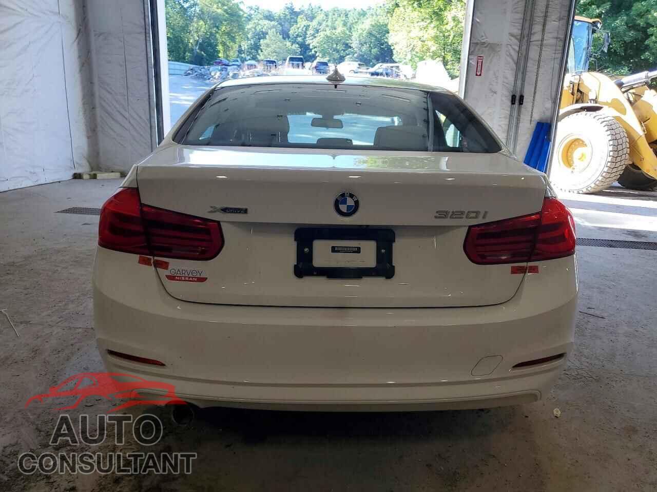 BMW 3 SERIES 2018 - WBA8A3C57JA067390