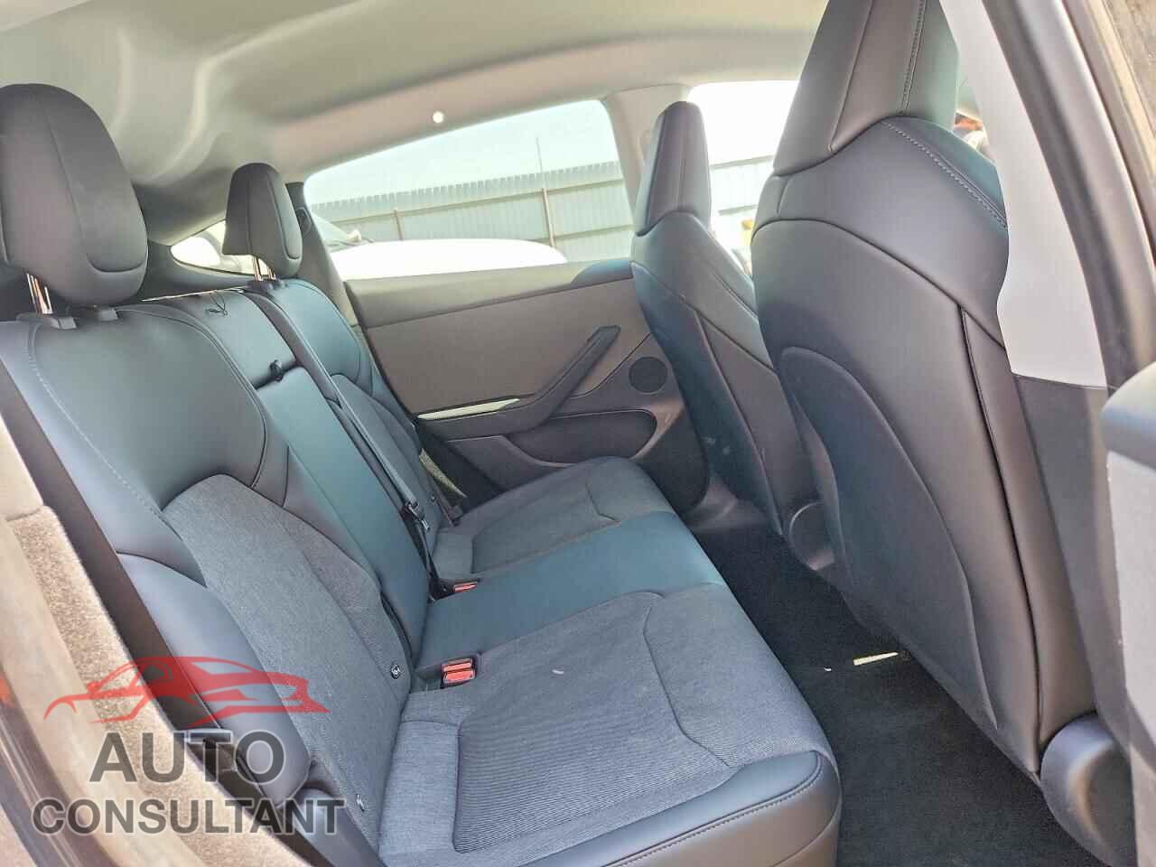 TESLA MODEL Y 2026 - 7SAYGDEDXTA607384