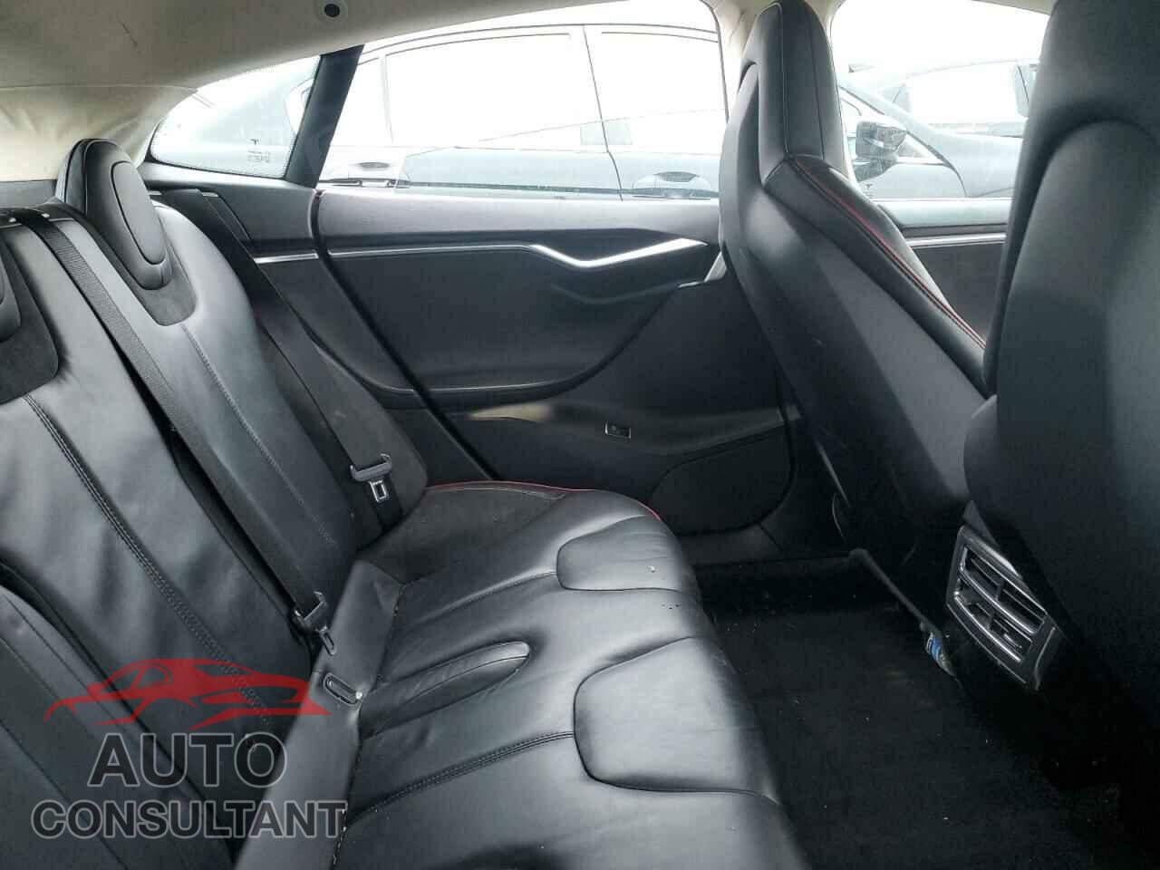 TESLA MODEL S 2013 - 5YJSA1DPXDFP05138