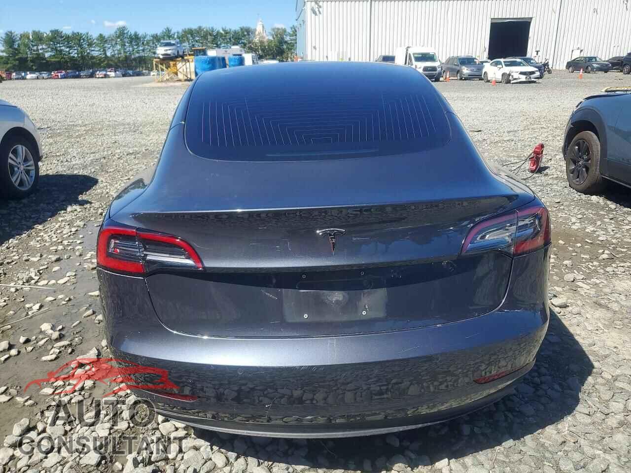 TESLA MODEL 3 2018 - 5YJ3E1EAXJF031460