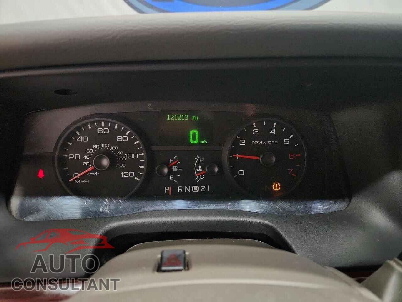 FORD CROWN VIC 2011 - 2FABP7EV6BX161870
