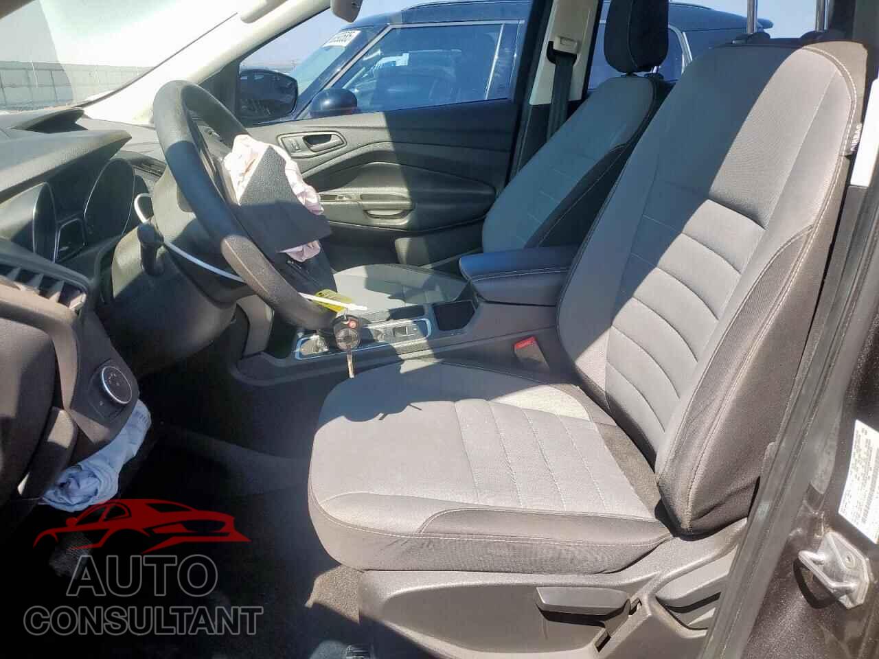 FORD ESCAPE 2018 - 1FMCU0F70JUC68476