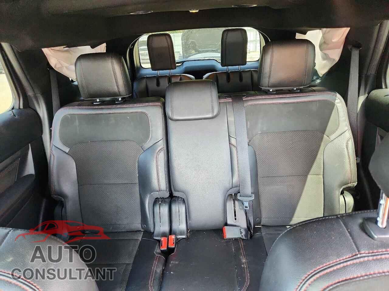 FORD EXPLORER 2018 - 1FM5K7D86JGB08152