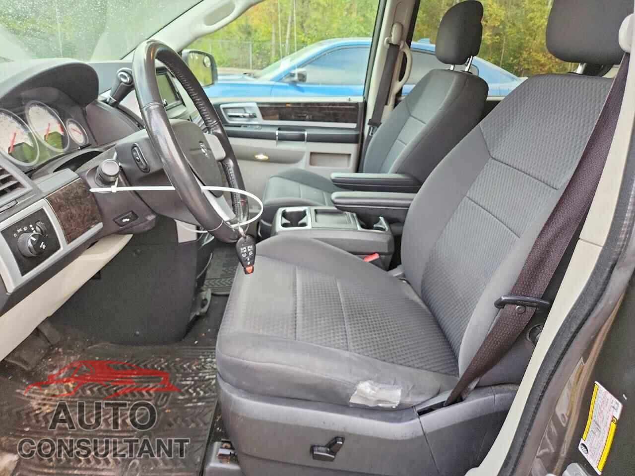 DODGE CARAVAN 2010 - 2D4RN4DX8AR452330