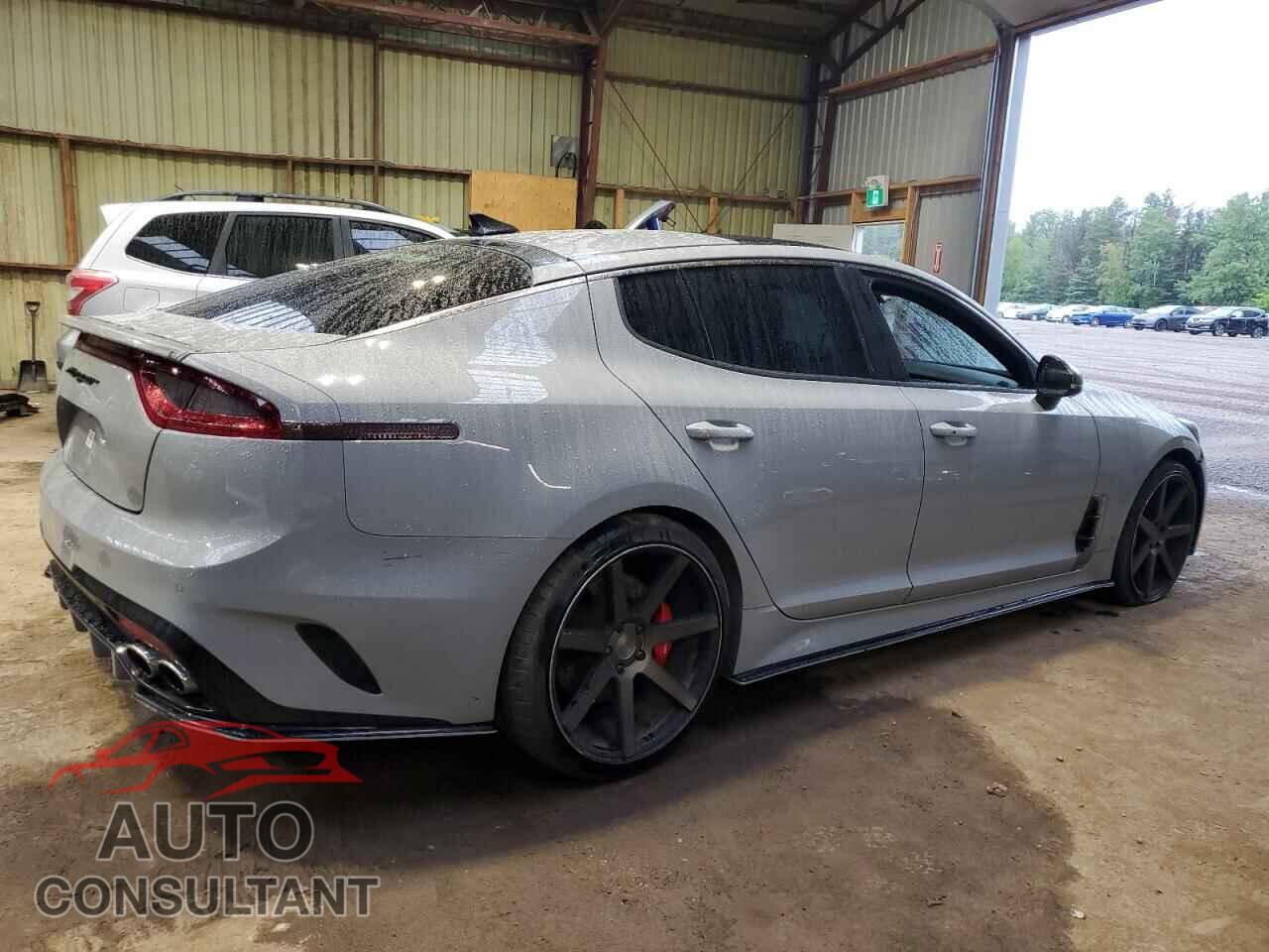 KIA STINGER 2019 - KNAE55LC2K6043293