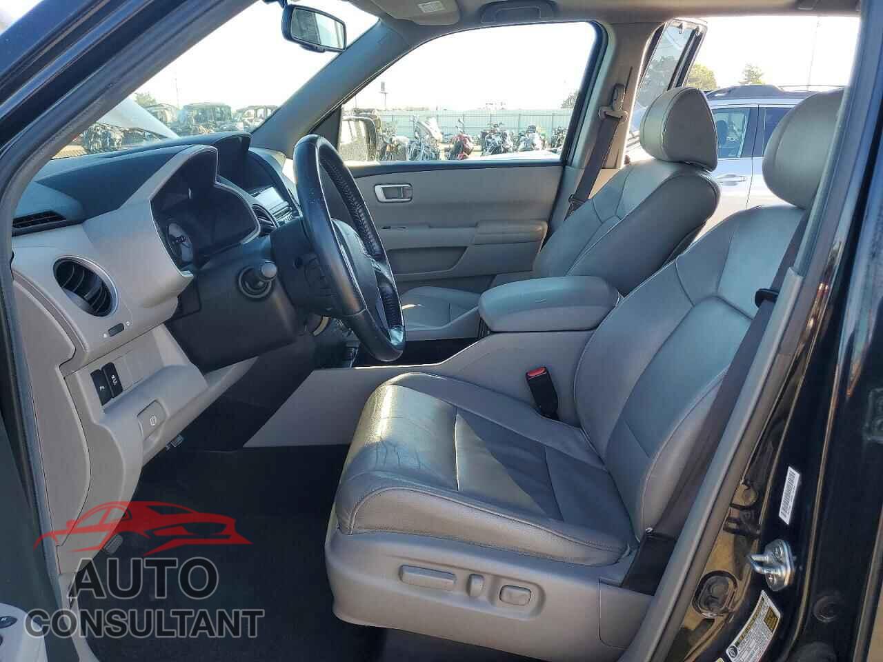 HONDA PILOT 2013 - 5FNYF3H98DB006383