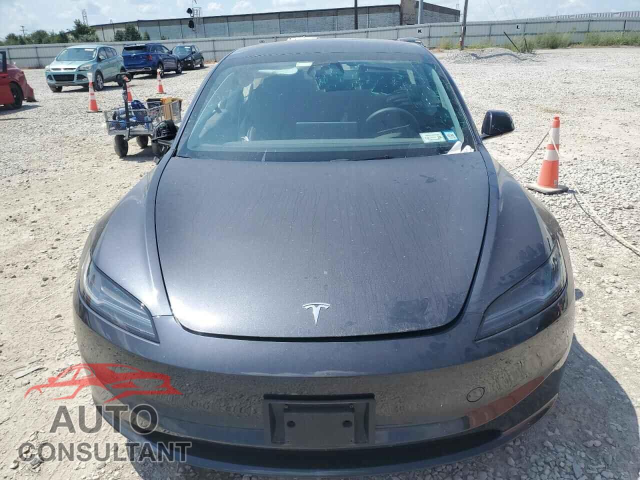 TESLA MODEL 3 2025 - 5YJ3E1EA6SF904607