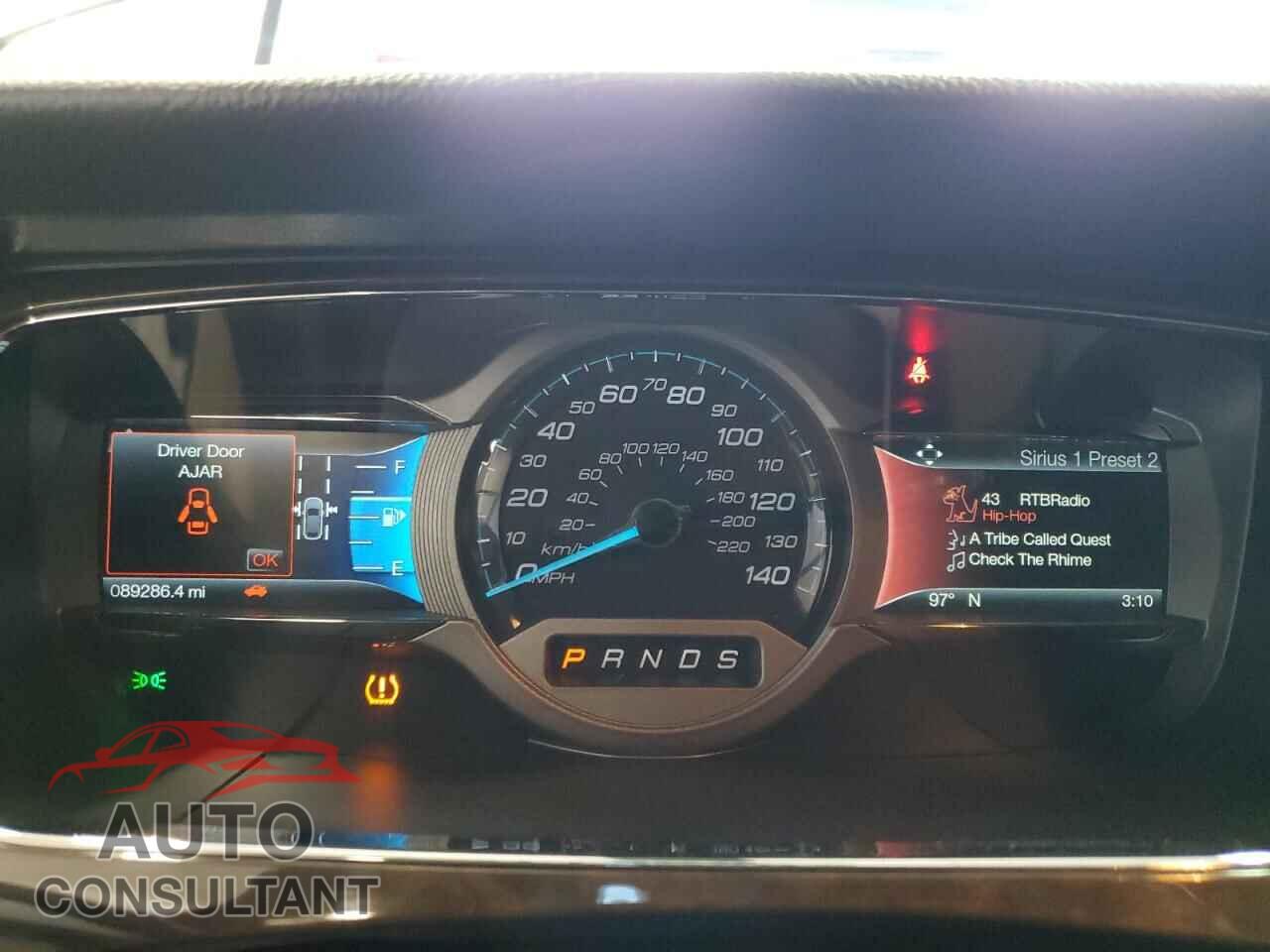 FORD TAURUS 2018 - 1FAHP2J80JG118837