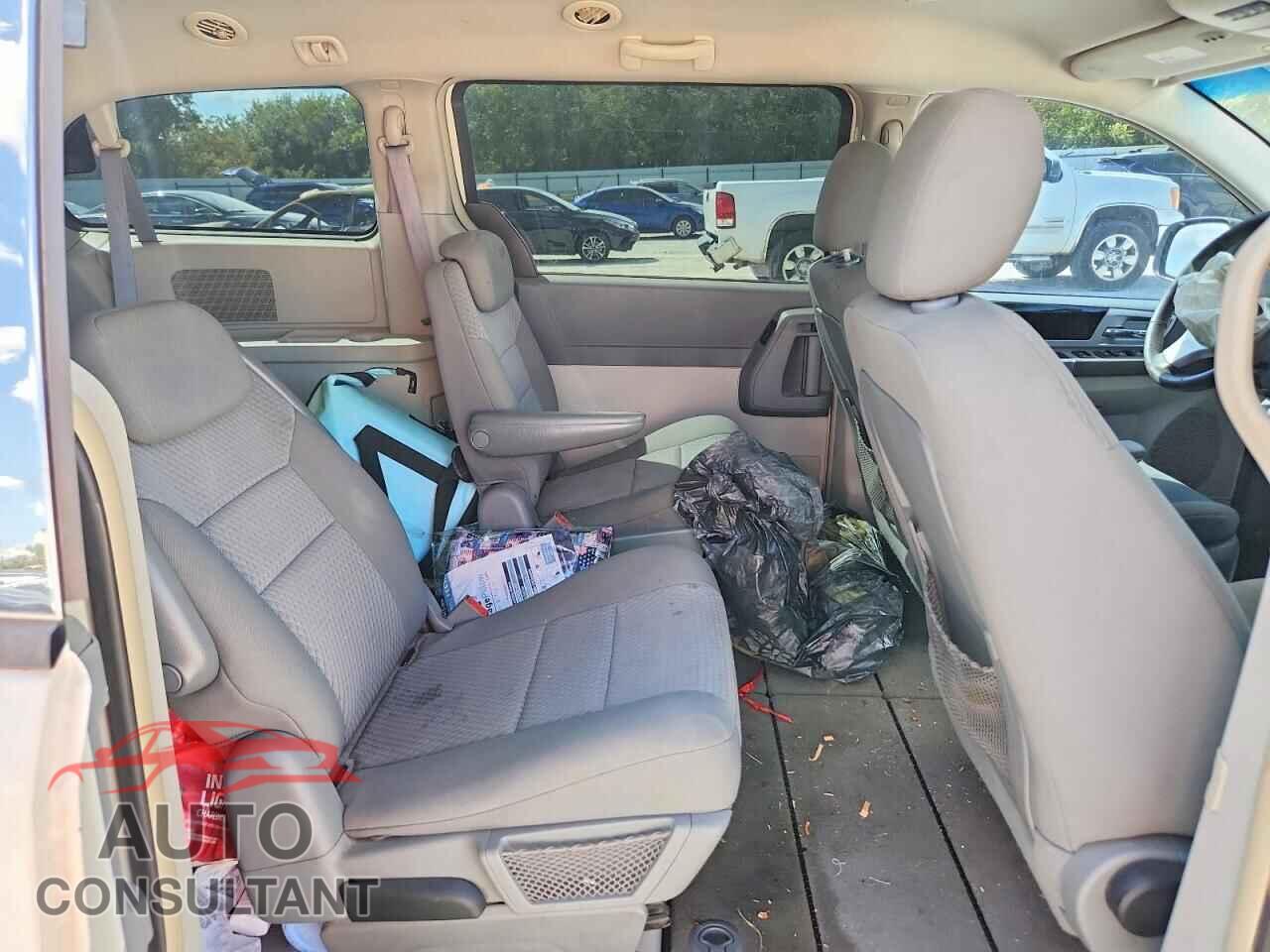 DODGE CARAVAN 2010 - 2D4RN5D15AR219619