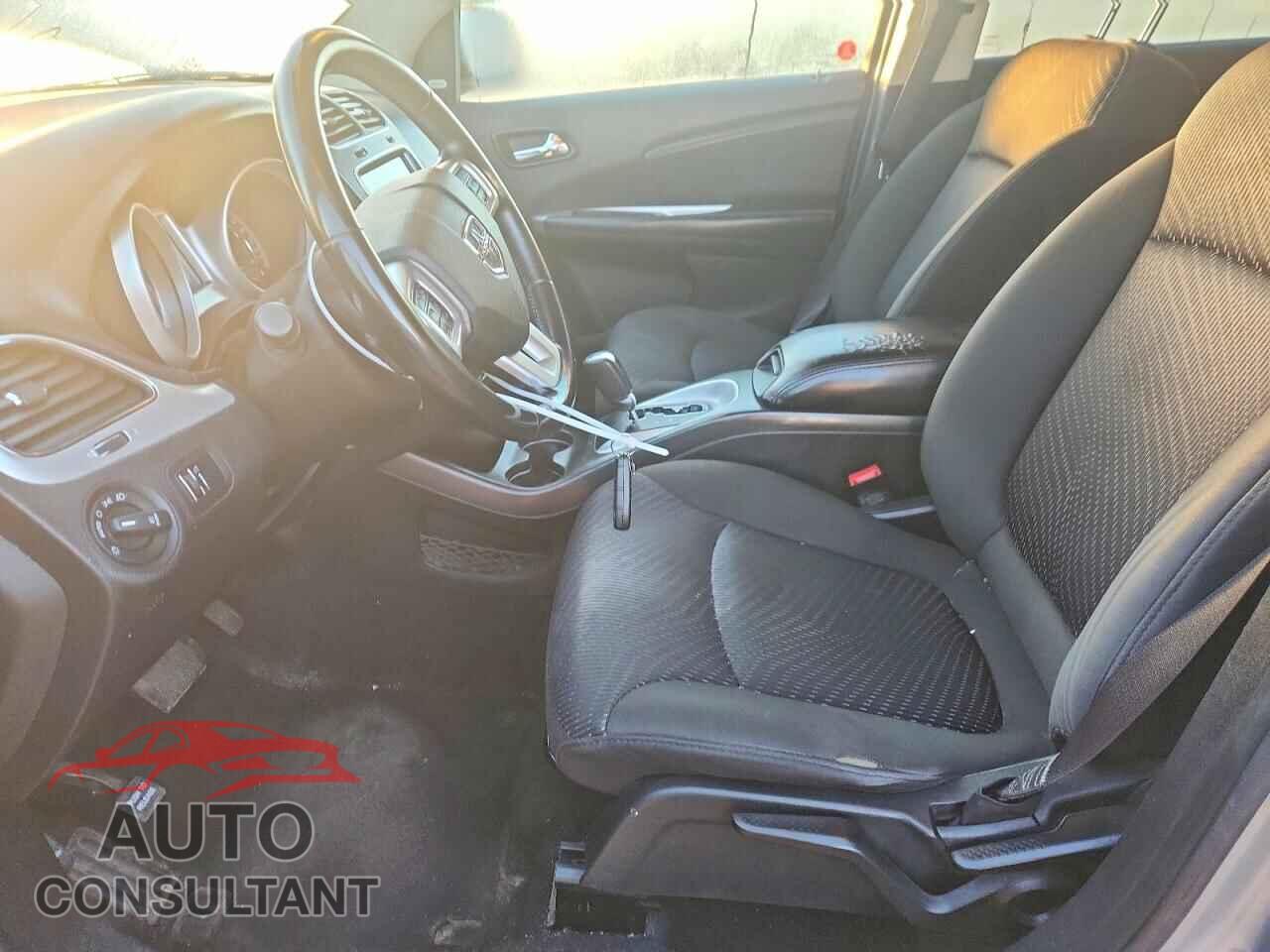 DODGE JOURNEY 2015 - 3C4PDCCG2FT754557