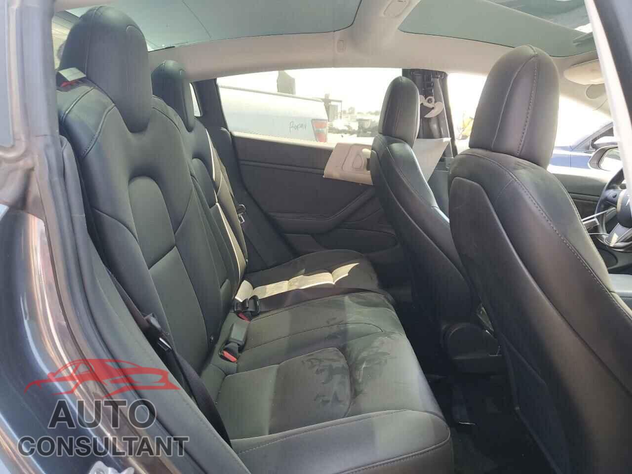 TESLA MODEL 3 2018 - 5YJ3E1EA1JF153477