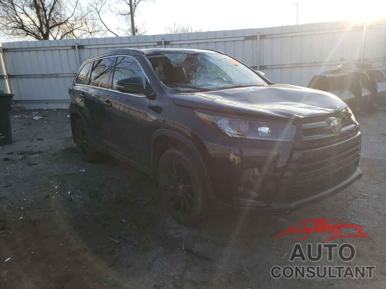 TOYOTA HIGHLANDER 2019 - 5TDJZRFH8KS565673