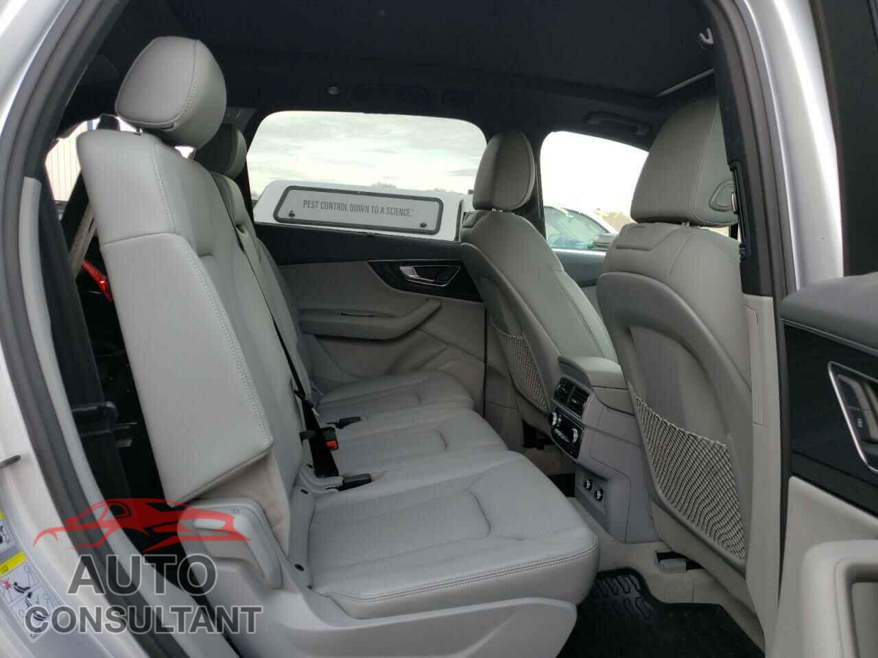 AUDI Q7 2018 - WA1VAAF76JD041492