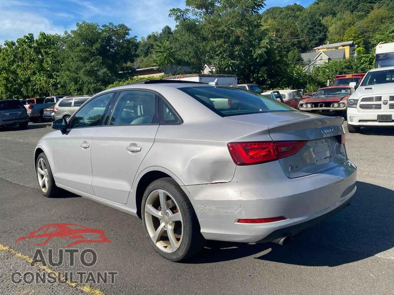 AUDI A3 2015 - WAUBFGFF0F1018574