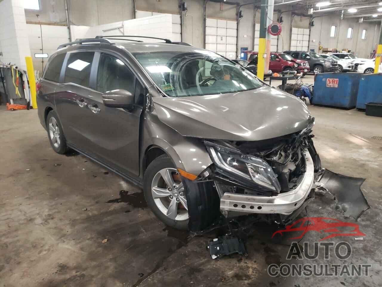 HONDA ODYSSEY 2018 - 5FNRL6H74JB012951