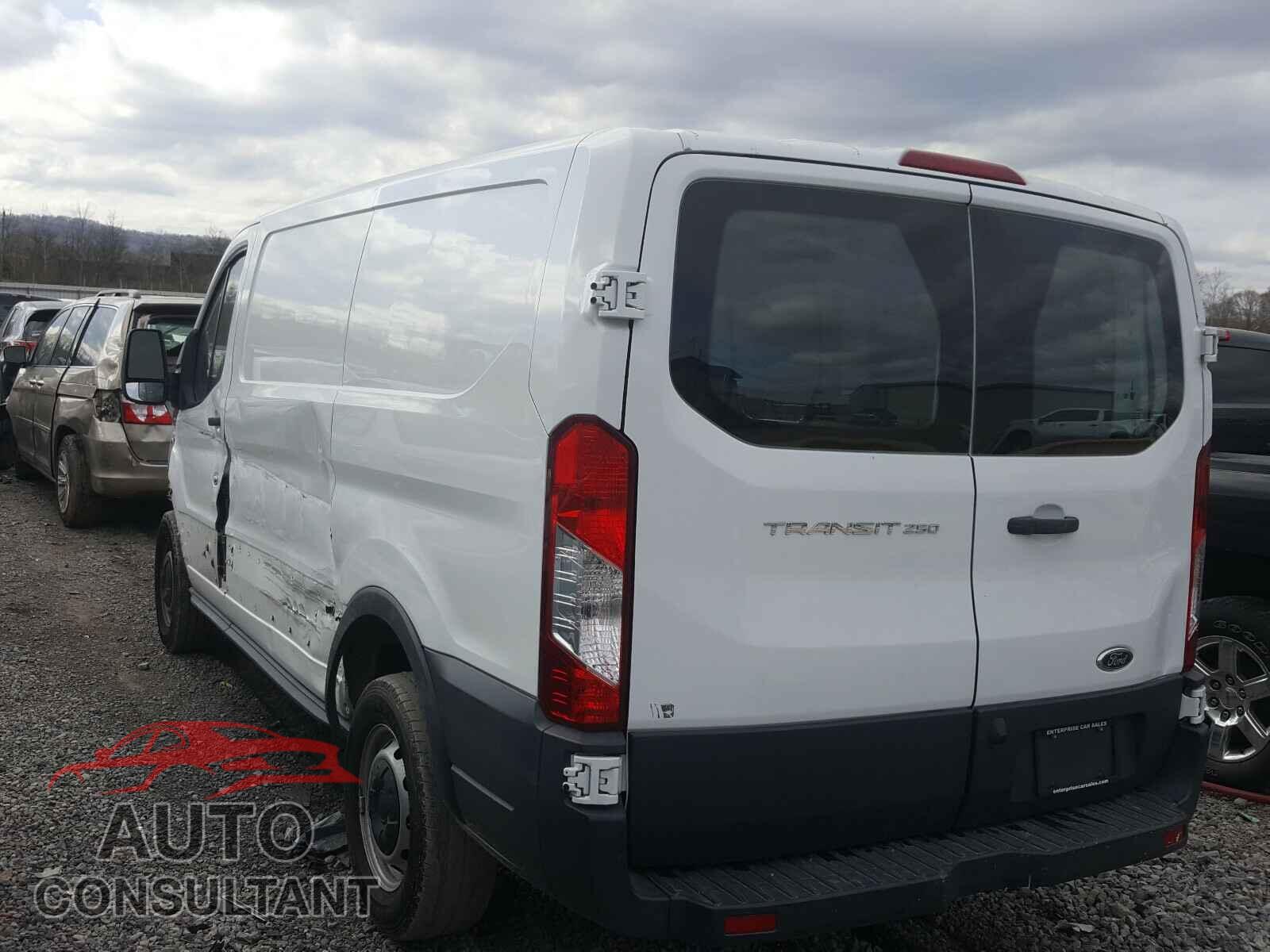 FORD TRANSIT CO 2017 - 1FTYR1ZM7HKA75170