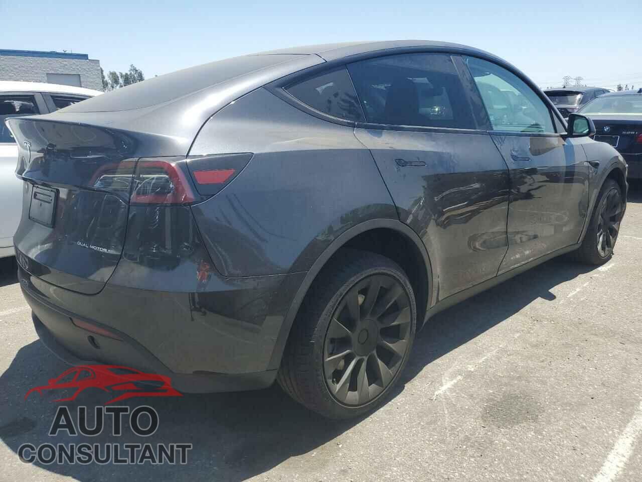 TESLA MODEL Y 2024 - 7SAYGDEE3RF003440