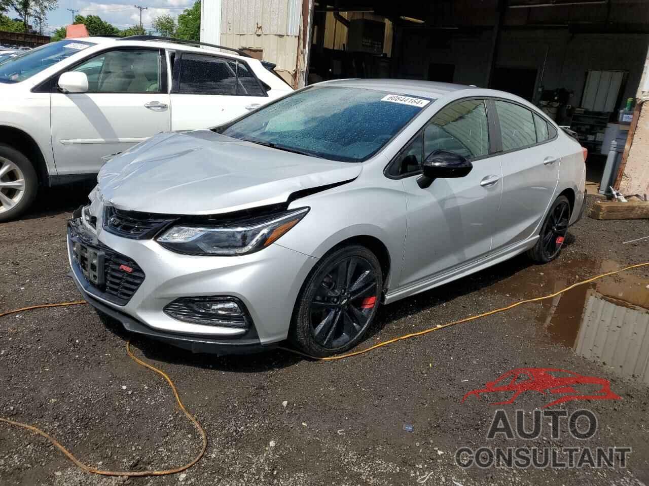 CHEVROLET CRUZE 2018 - 1G1BE5SM1J7174118