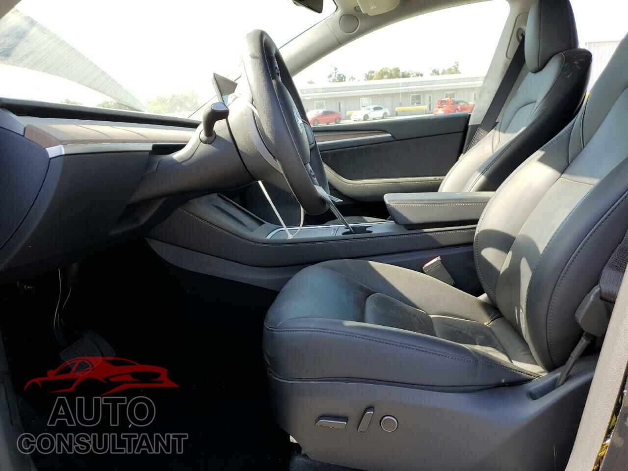 TESLA MODEL Y 2024 - 7SAYGDEE8RF184146
