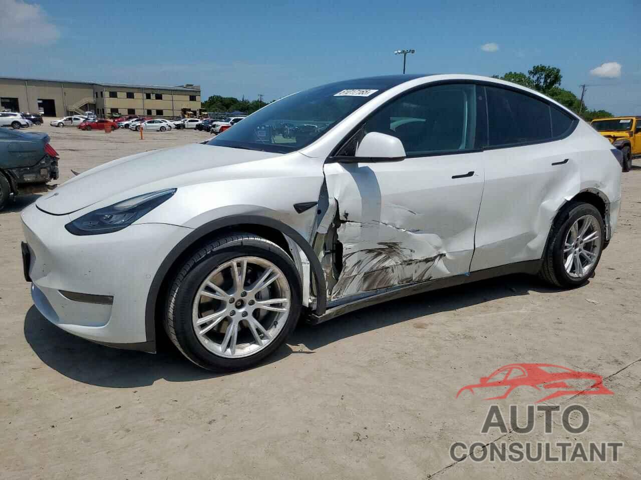 TESLA MODEL Y 2022 - 7SAYGDEE8NF445298