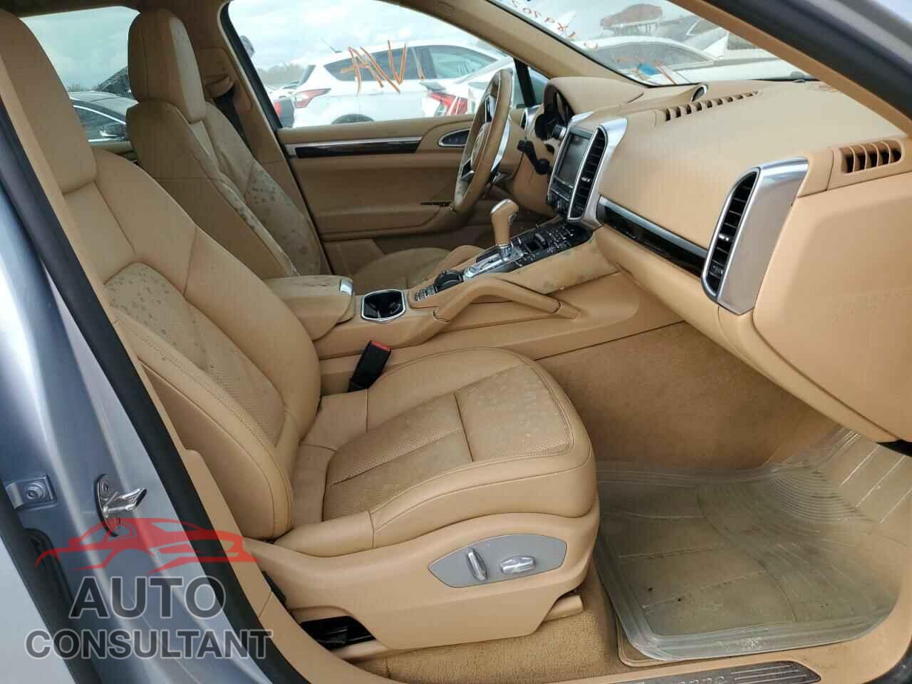 PORSCHE CAYENNE 2016 - WP1AA2A25GKA12526