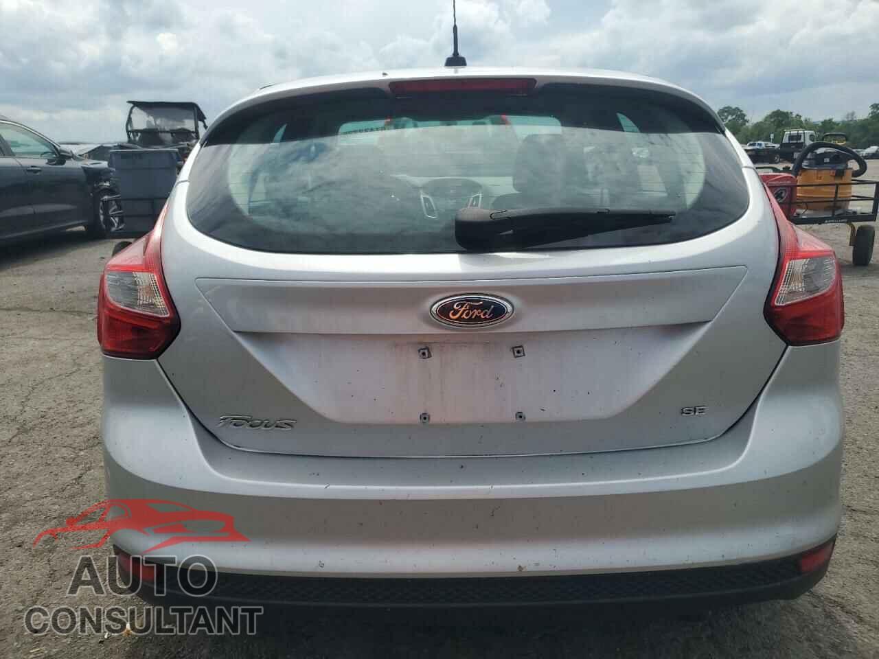 FORD FOCUS 2014 - 1FADP3K2XEL159942