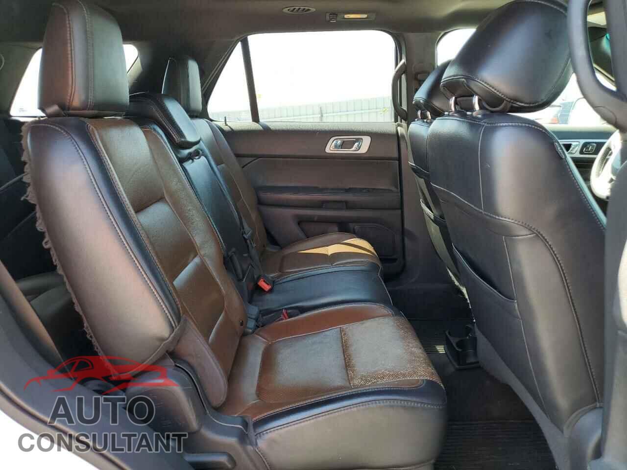 FORD EXPLORER 2011 - 1FMHK8F84BGA15583