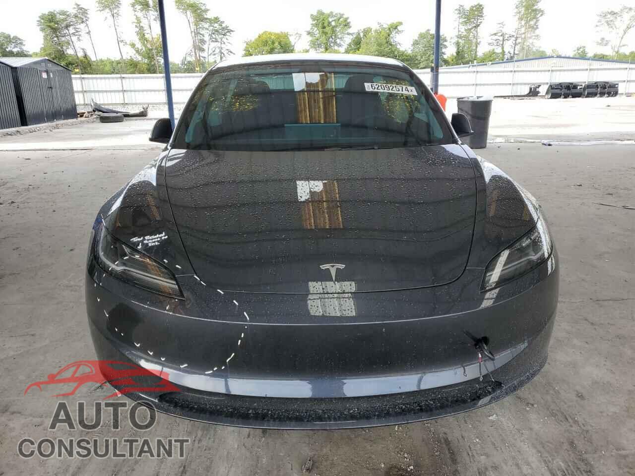 TESLA MODEL 3 2024 - 5YJ3E1EA1RF728107