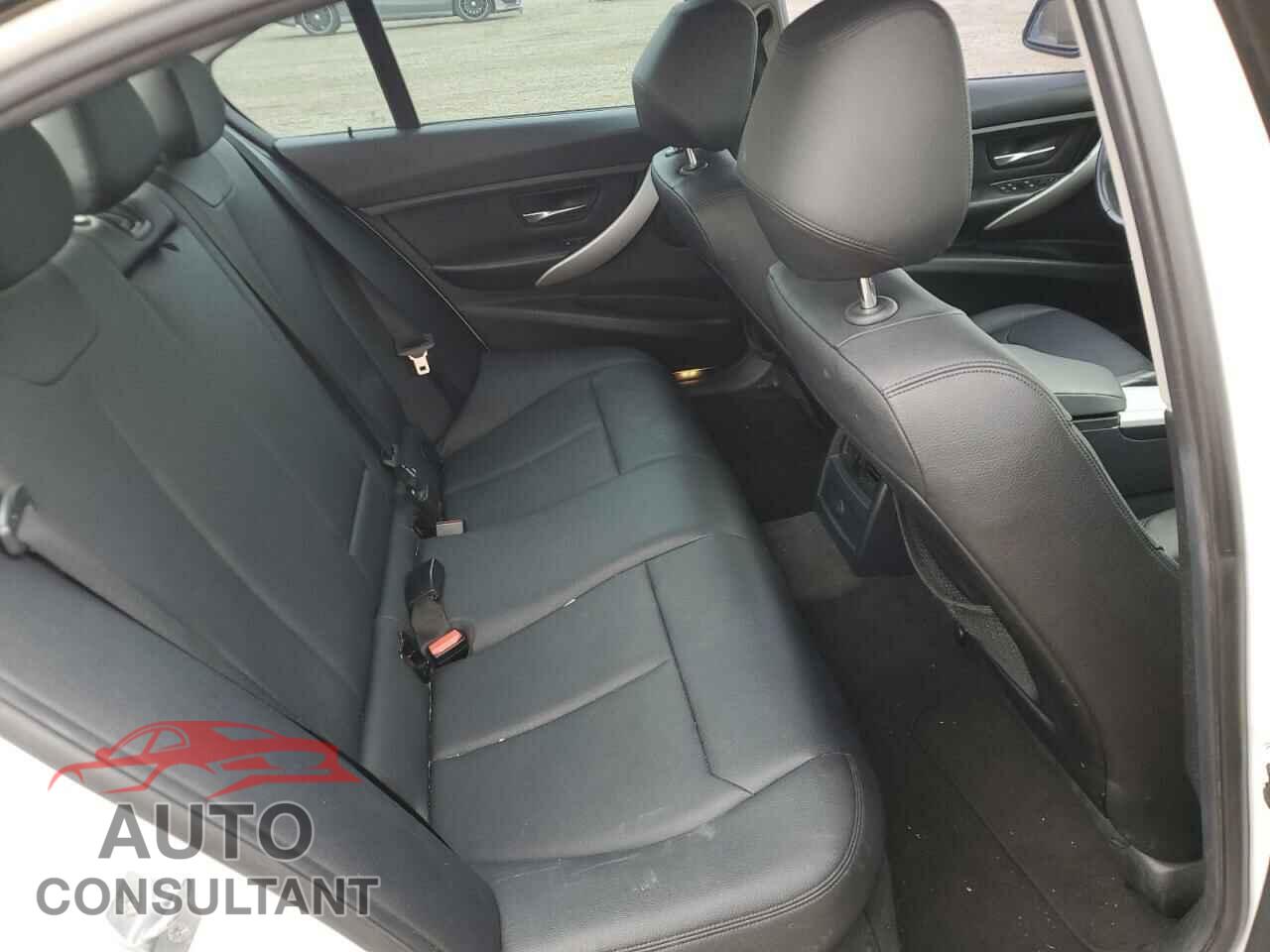 BMW 3 SERIES 2013 - WBA3B5G59DNP40982
