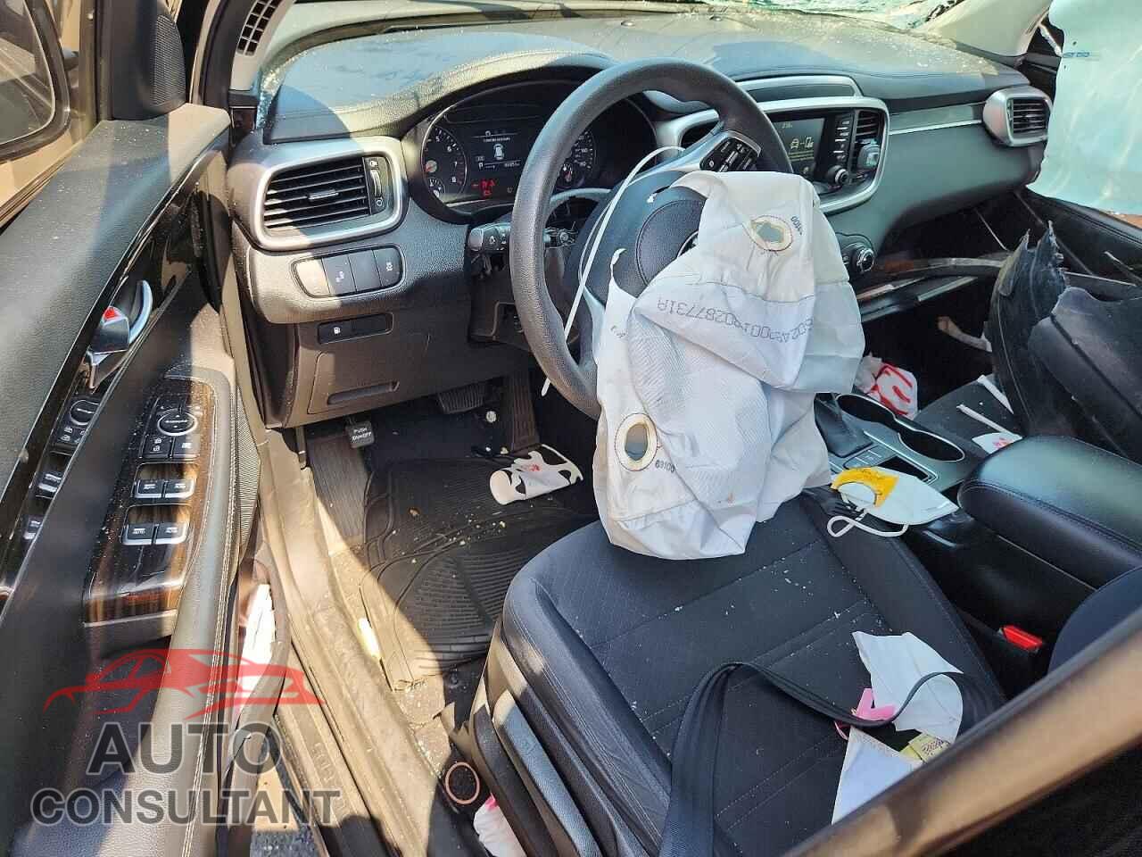 KIA SORENTO 2019 - 5XYPGDA38KG558220