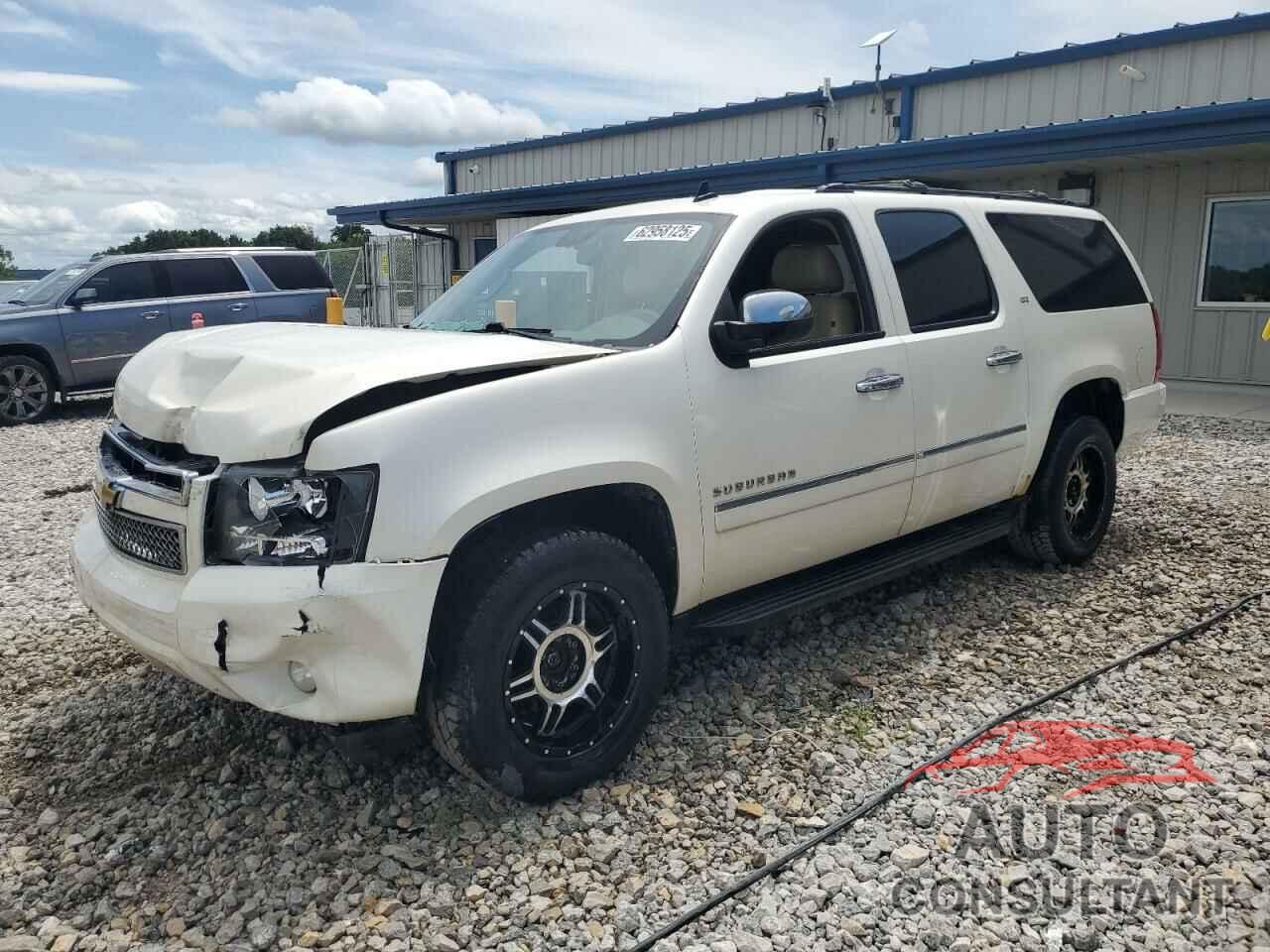 CHEVROLET SUBURBAN 2013 - 1GNSKKE72DR264415