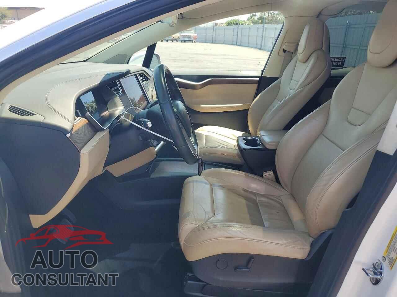TESLA MODEL X 2017 - 5YJXCBE20HF059588
