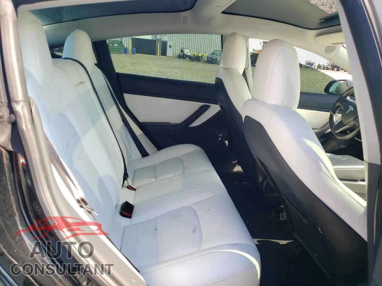 TESLA MODEL 3 2019 - 5YJ3E1EA5KF312017