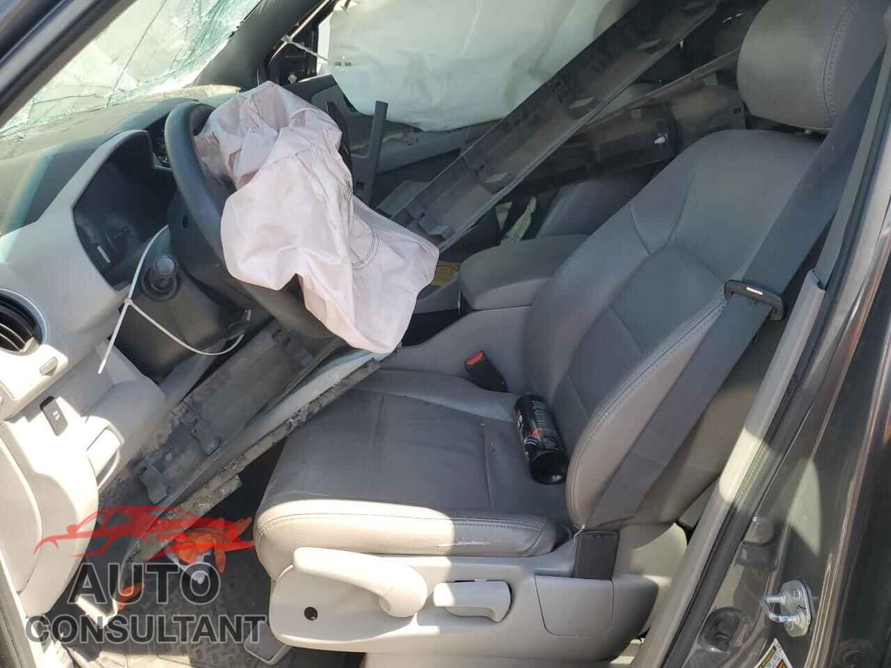 HONDA PILOT 2011 - 5FNYF4H24BB028760