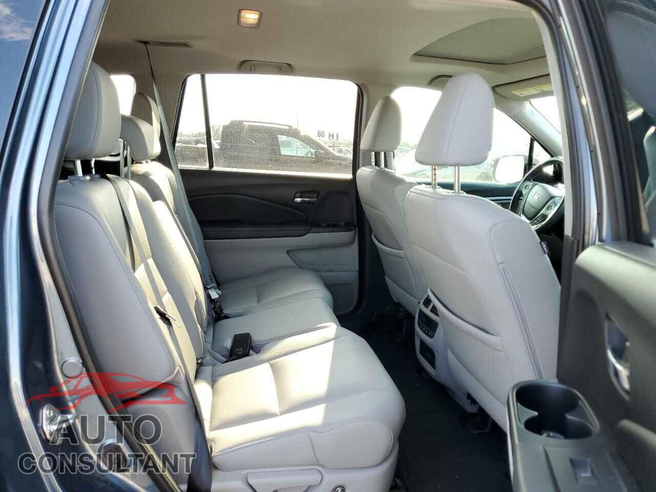 HONDA PILOT 2017 - 5FNYF5H57HB047814