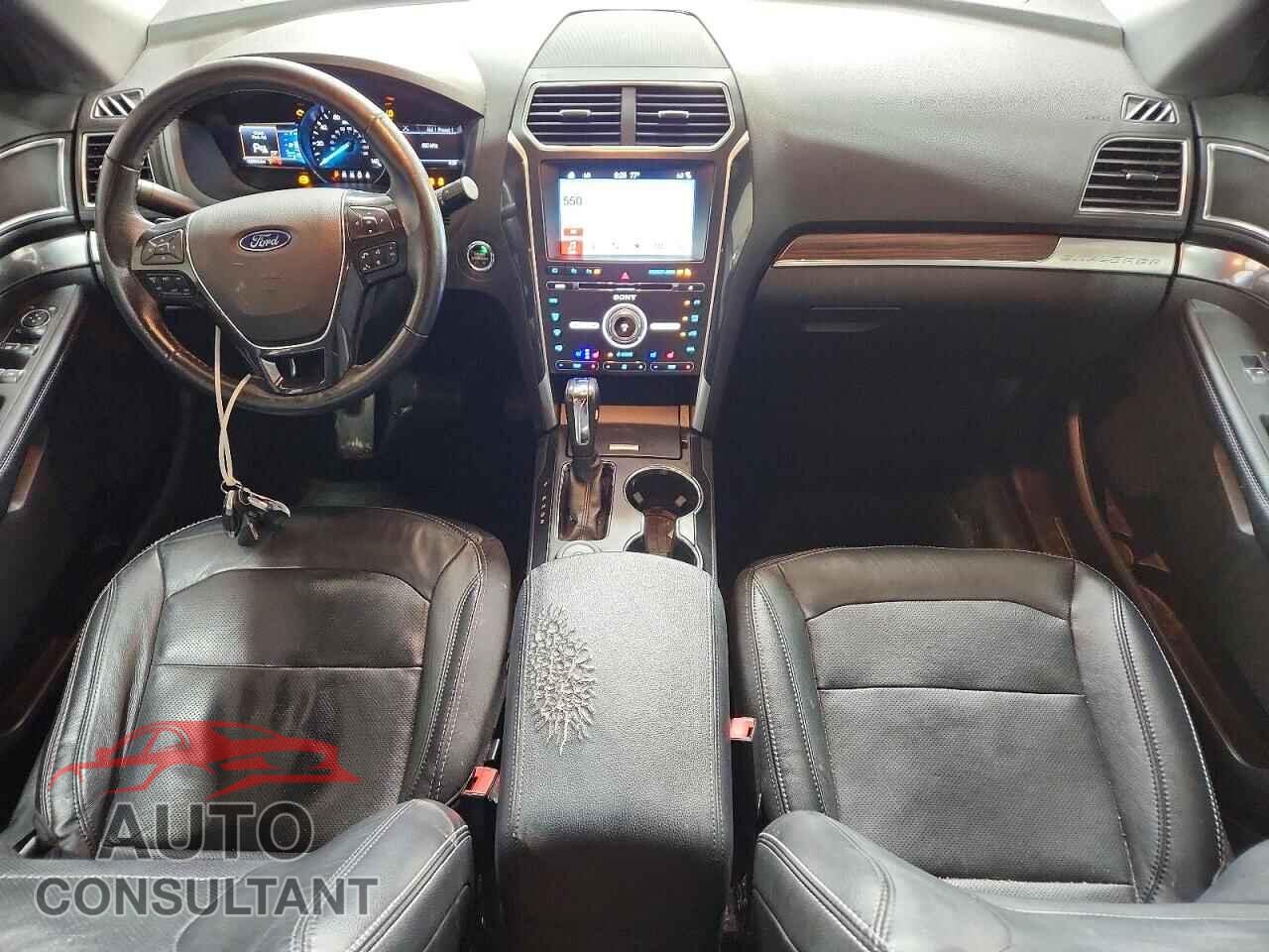 FORD EXPLORER 2017 - 1FM5K8F81HGD01158