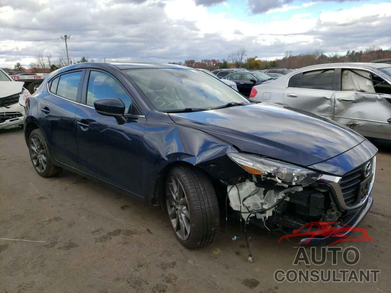 MAZDA 3 2018 - 3MZBN1L33JM268235