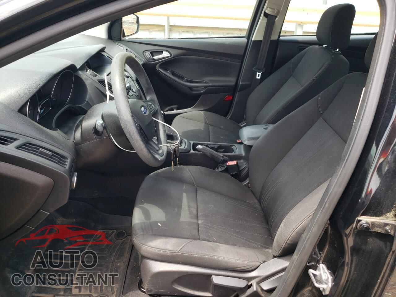 FORD FOCUS 2015 - 1FADP3FE3FL247625