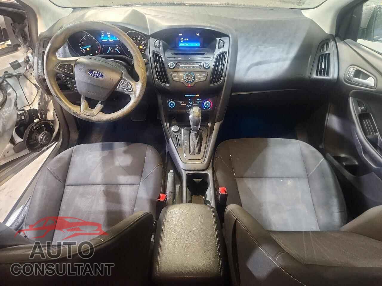 FORD FOCUS 2015 - 1FADP3K2XFL202175