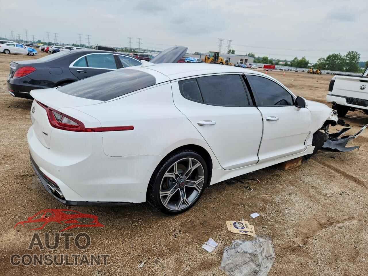 KIA STINGER 2018 - KNAE15LA4J6025726
