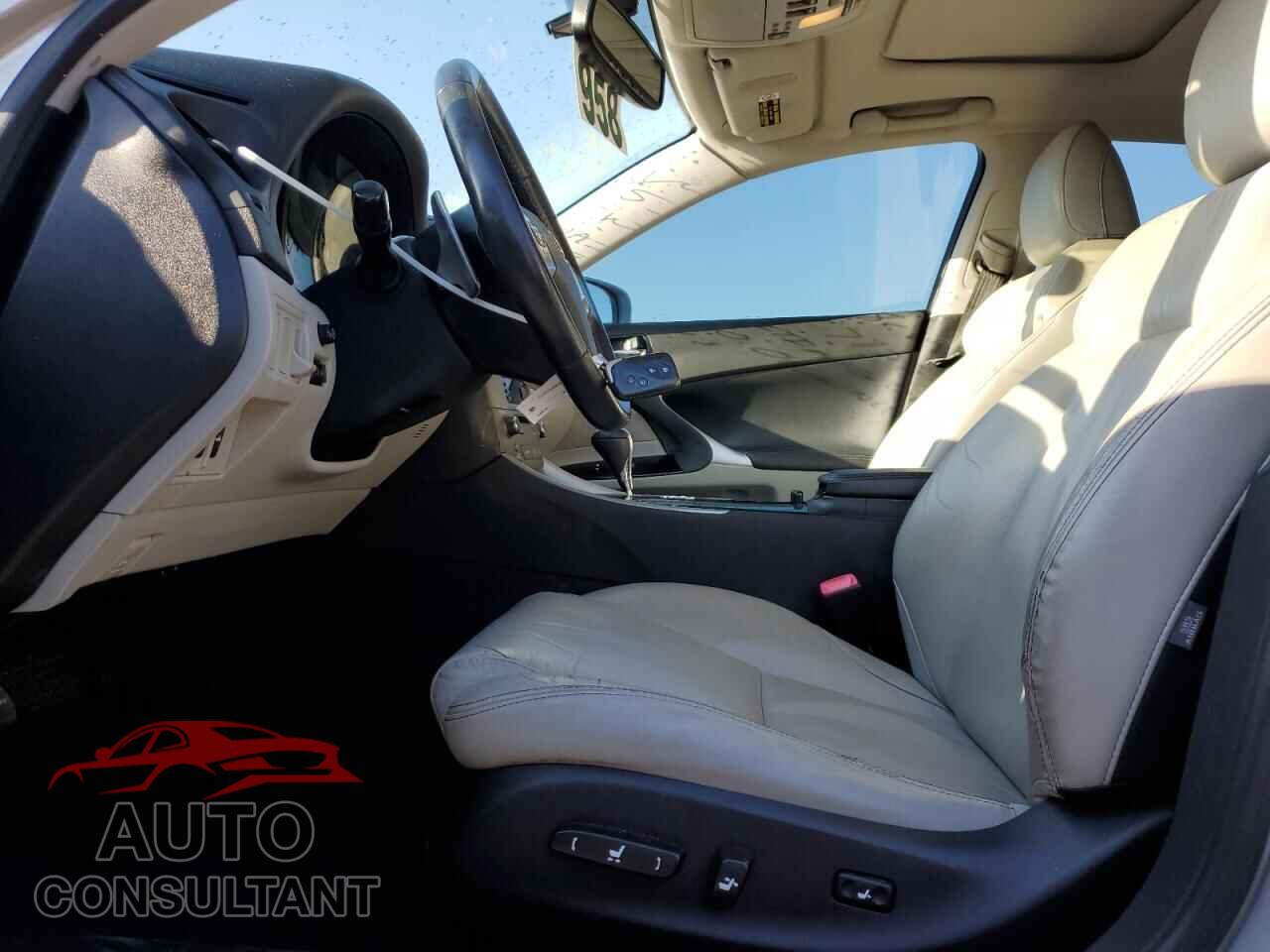 LEXUS IS 2011 - JTHBF5C22B5132277