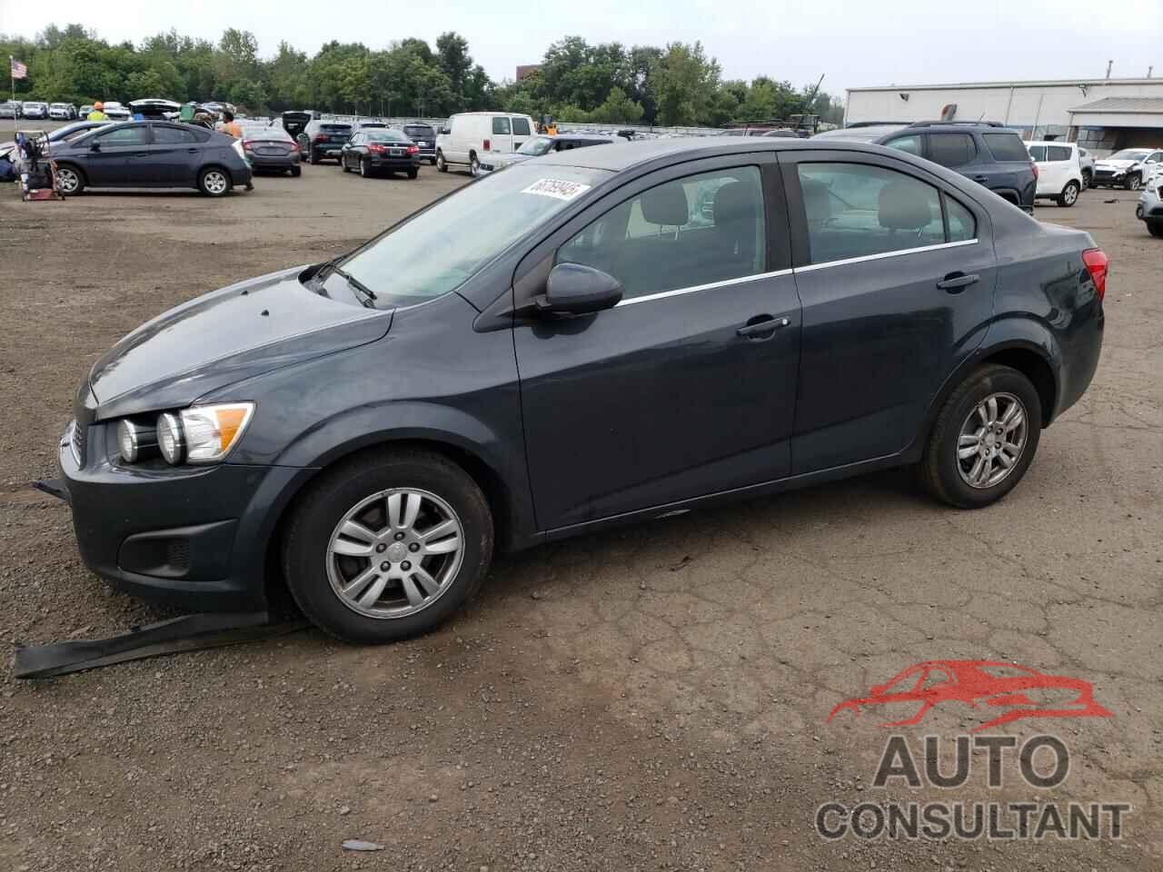 CHEVROLET SONIC 2015 - 1G1JC5SB9F4201459