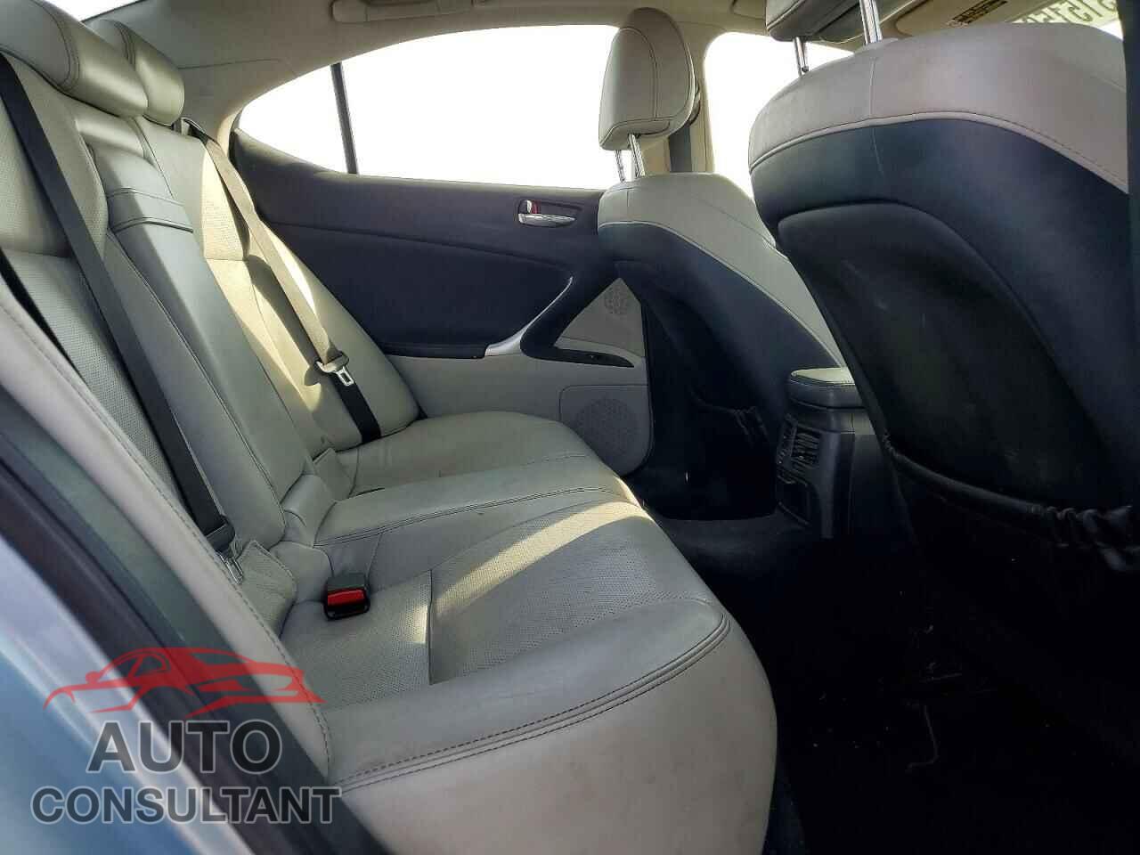 LEXUS IS 2011 - JTHBF5C28B5154283