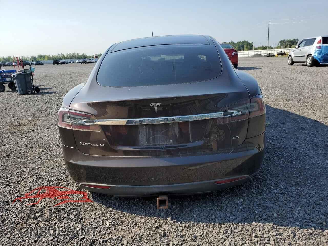 TESLA MODEL S 2013 - 5YJSA1CNXDFP08766